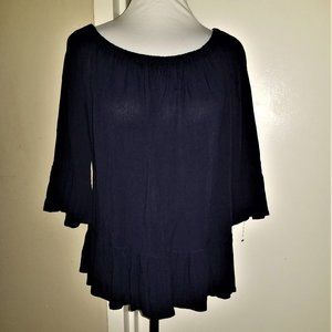 NWT! Navy Hi-Lo 3/4 Sleeve Top - M